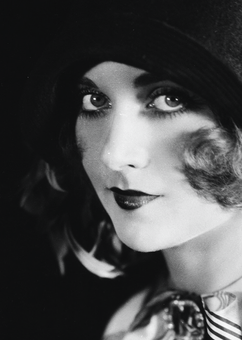 jodockerys:   Carole Lombard, 1928.