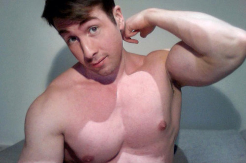 bigmalepecs:  Neil O'Keeffe