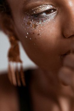 uyesurana:afrodita dorado photographed by tom newton for into the gloss. makeup by emi kaneko