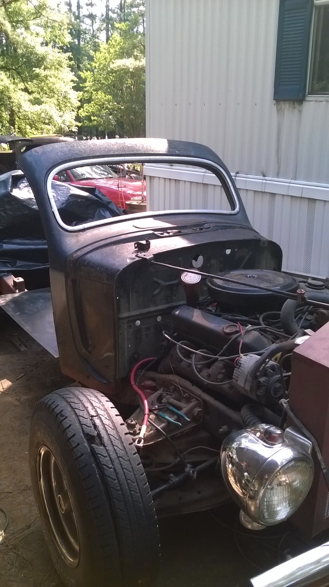 fullmetalkustoms:  This a friend of mines rat rod build. 