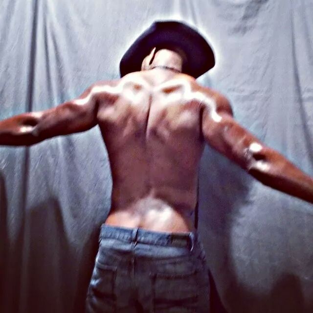 black-booty-worshipers:  Bringing the sexy back!
