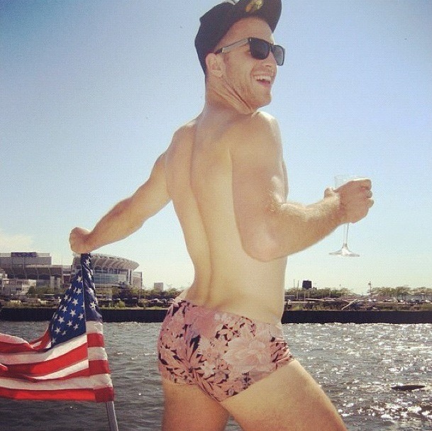 romancingthelookyloos:  some-boys:  Lockhart Brownlie, Katy Perry dancer.  Can I