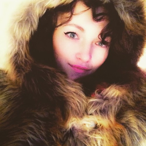 Ready for the snow @spirithoods #spirithood #fur #selfie #smile #ski #snow #snowbunny #tribember