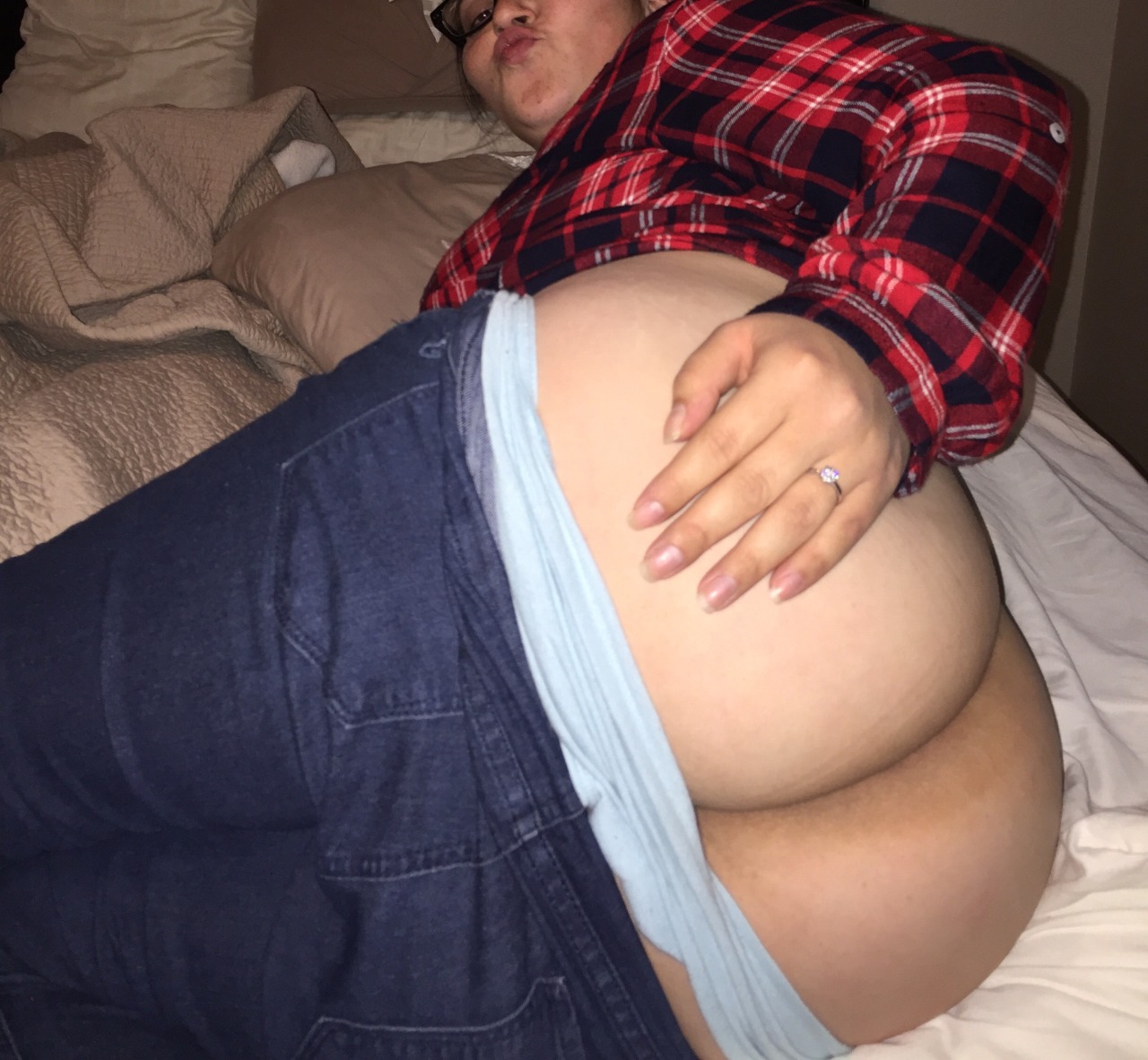 poundkakez:  its-el-patron:  Shout out to all my lovely horny fans and every one