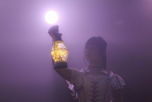 official_NGT48さんのツイート: 【新公演⑨】 M10「君のニュース」 チームNIII ランタンの幻想的な灯りの中、優しくかつ力強く歌い上げ、本編ラストを飾ります。 #NGT48 http