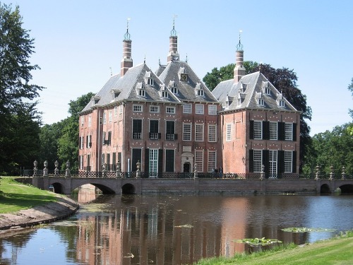 kasteel duivenvoorde • the best castles close to amsterdam (visit european castles)