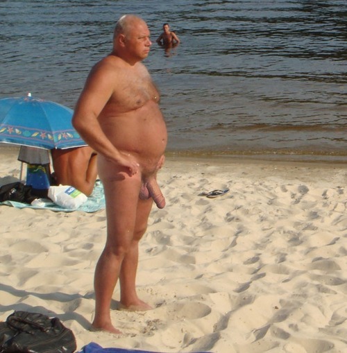 musweke:  musweke:  I like those dadds they have nice hungs. I wish to suck  I would lov to have fun and have your warm juice