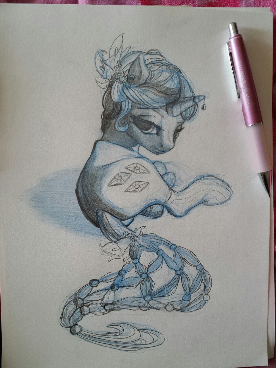 cosmicunicornart:
“ Attempting to do a curled up pose. I think it’s going okay… Hard to draw a foreshortened pony butt. Durp.
Graphite on regular paper.
Time to scan!
”