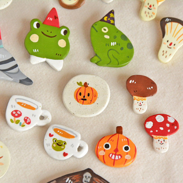 inestheunicorn:Happy weekend guys! 🎃Just a quick reminder that I’ll start making more Witch Pigeon memo pads, Wizard Pigeon and Pumpkin pins next Monday, so make sure to pre-order yours until Sunday (10th October) 🍄You can find these and many