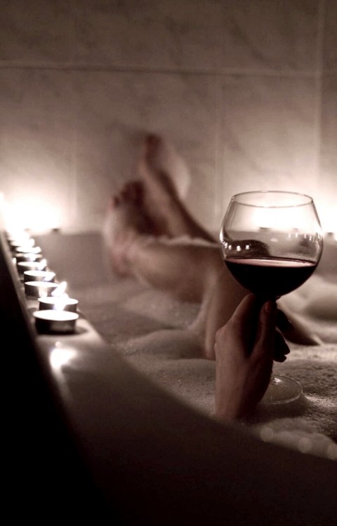 strangers—lovers:  Ότι πρέπει… 