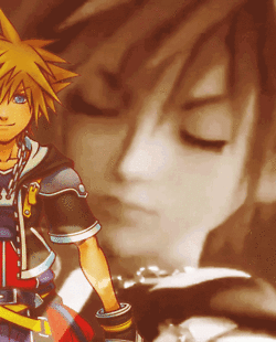 358daysandahalf:  I really wish we could see more of Roxas than Sora…. 