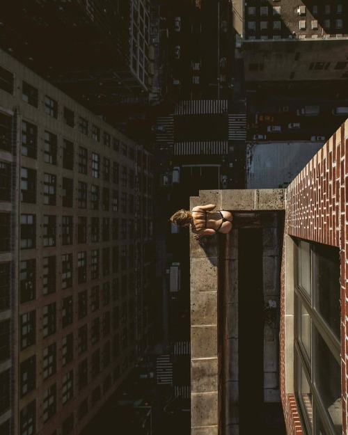 Point of view. @mamudsny #tGBmag #TheGoldBlackMagazine (presso New York, New York) www.insta