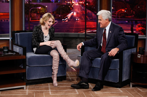 Emma RobertsFollow http://celebrity-legs-and-heels.tumblr.com/ for more!(via tv_leno_emmaroberts01.j