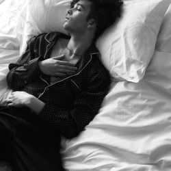 chvngeofhevrt:  Matty Healy // Clash Magazine bts 