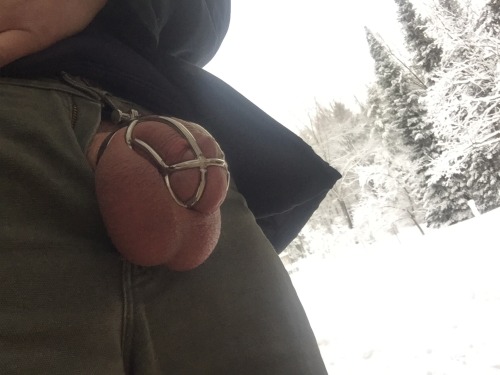 kris1919:  I thought you’d all like some ‘snow day cock cage’ pics… 