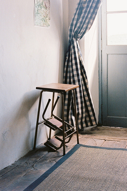 oscartales:  untitled by antipodeuse on Flickr. 