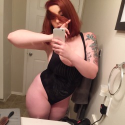 selinakyl:  I’m doing that thing where I get on cam! come find me on KinkLive @!