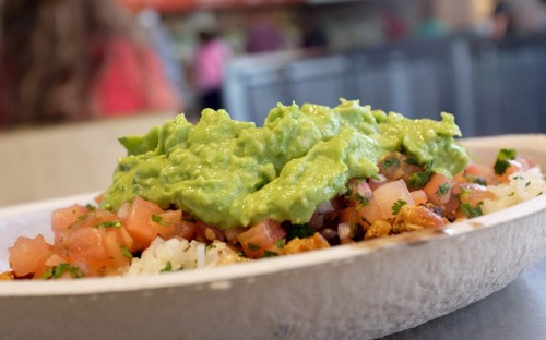 aljazeeraamerica:Chipotle to gun owners: guacs, not glocksBurrito giant Chipotle issued a statement 