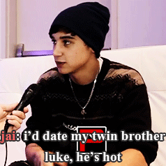 paanduute:  Q: if you were a girl, would you date yourself? 