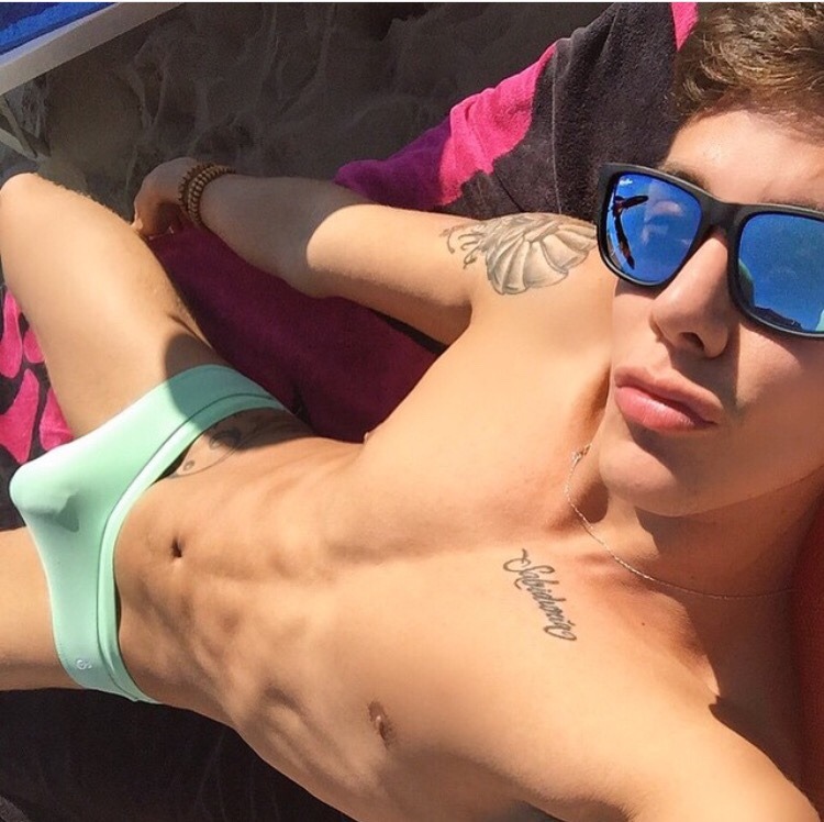 smoothboysworld:  wow, this boy is hot as fuck…
