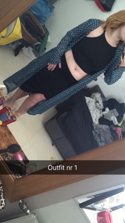 Okay guys I really need some help choosing an outfit for my 5sos concert that’s in 10 days (Al