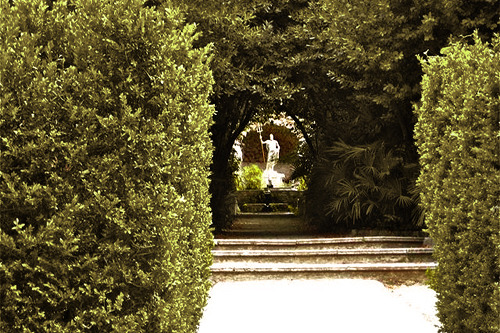 joannalannister:  Dubrovnik (King’s Landing), the Arboretum & the harbor 