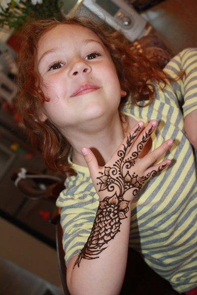 Elegant and Stylish Mehndi Designs for Kids Hands