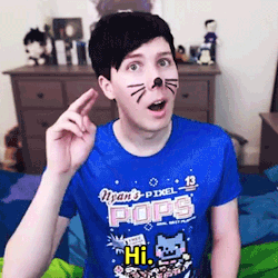 theyoutubefangirl:  Phil imitating Dan’s first video.