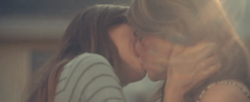 ocean-cities: Girls like girls like boys do.