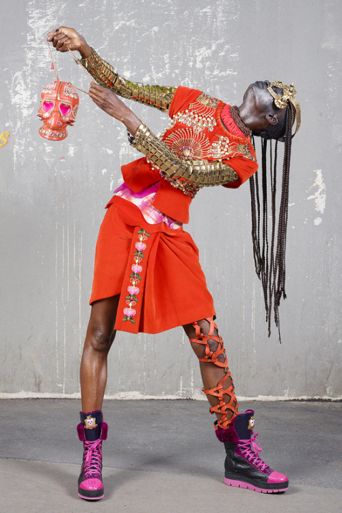 XXX global-fashions:  Debra Shaw - Manish Arora photo