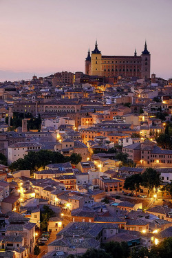 visitheworld:  Evening lights in Toledo, Castilla La Mancha, Spain (by pedro lastra).