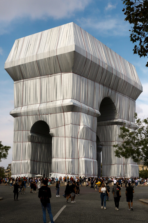 wrapped by Christo + Jeanne-Claude - Photo © Christian François - 