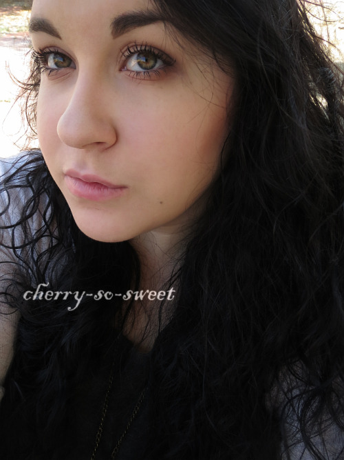 cherry-so-sweet:  cherry-so-sweet.tumblr.com  She’s so cute and so naughty. God damn and those eyes!! Jesus, take the wheel!!
