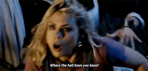 mulderscullyinthetardis: When there’s an argument with your girlfriend looming, but you’ve suddenly got bigger problems. - - ‘Doctor Who: Tooth & Claw’,2x02 