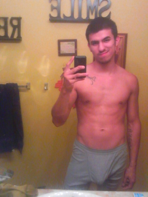 vaquerosdechihuahua:  txsmales:  San Antonio,TX http://txsmales.tumblr.com Submit more men in texas or yourself to txsmales@gmail.com All submissions are anonymous  picandose el culo 