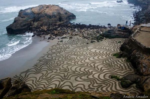 Incredible Beach Art San Francisco native artist, Andres Amado, uses the beach as his canvas. Instea