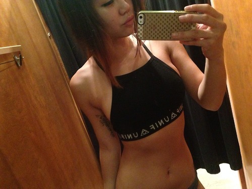 Emo Models Are Posting Nude Selfies Sshh