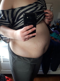 pudgebelly:  Morning belly comparison - before