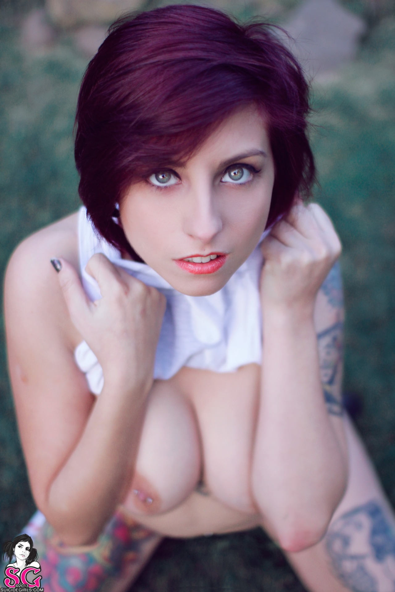 beautifulgirlsmakemesuicidal:  Skinbyrd Suicide 