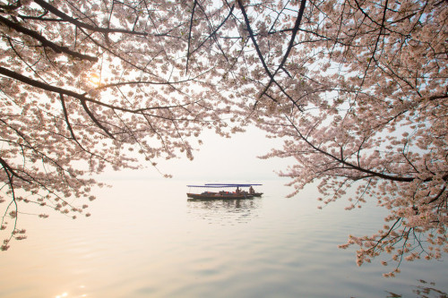 West lake, Hangzhou, China. X