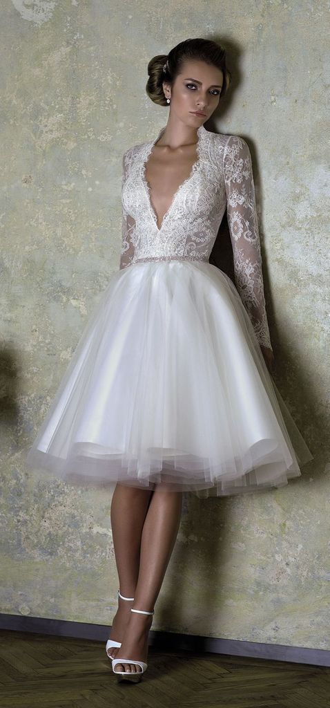 dissociativa:  Perfect wedding dress on We Heart It - http://weheartit.com/entry/82449045