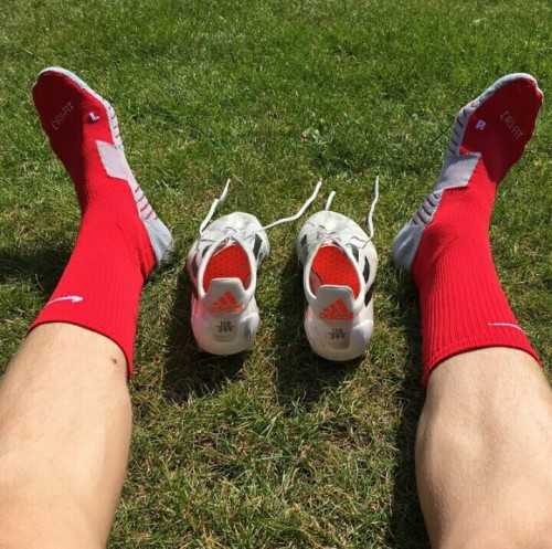 guysinshortsandsocks:  You know they are hot!