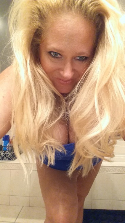 jasminedd:  I love it when you look at me that way…