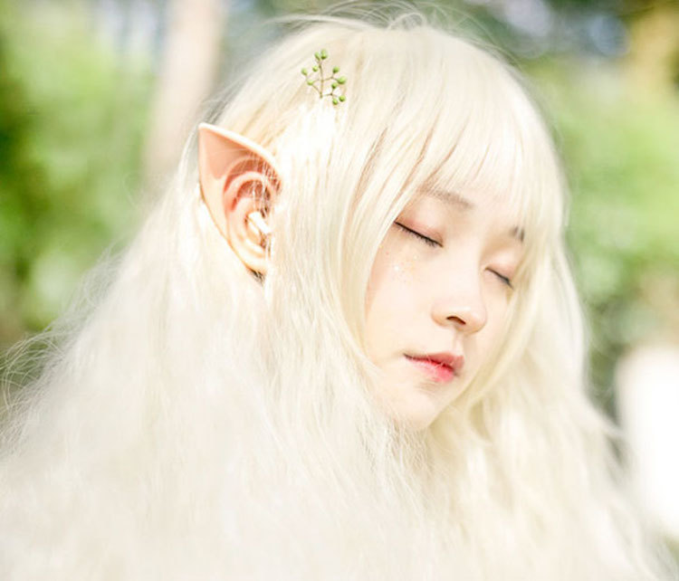 nigheagnah-ath:  imjustacomet:  cernunnos-helheim:  mymodernmet:  Elf Earbuds Transform