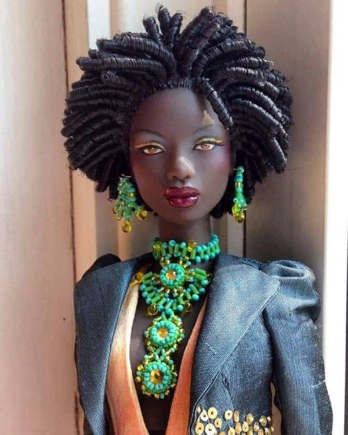 Wow this doll is beautiful!!! #Naturalhair #naturalbeauty #teamnatural #locs #dreadlocs #kings #quee