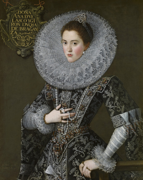 history-of-fashion:1603 Juan Pantoja de la Cruz - Portrait of Doña Ana de Velasco y Gir&oacut