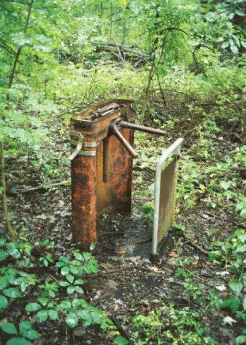 abandonedandurbex - Abandoned Turnstile - counting imaginary...