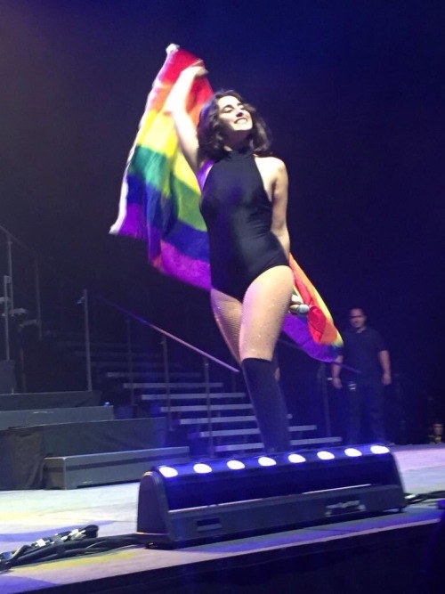 elipizza:Lauren with the LGBT flag