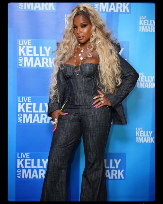 Mary J. Blige Fashion Book on Tumblr