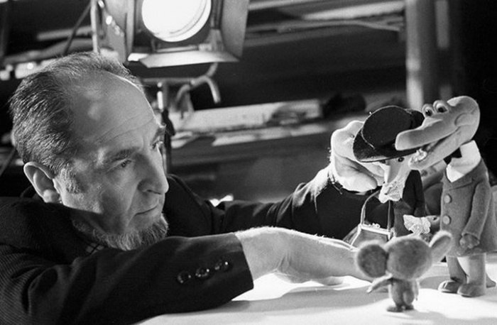Making the third Cheburashka stop-motion film (”Shapoklyak”), 1974. This is Albert Schwartzman, the film’s art director.